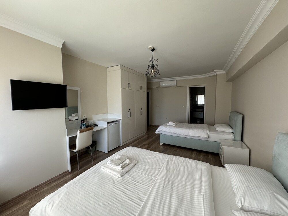 Family Double or Twin Room, Private Bathroom, Sea View