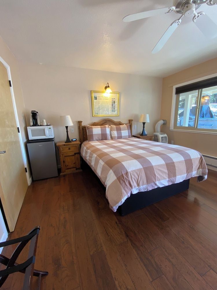 Arnold Meadowmont Lodge Standard Room, 1 Queen Bed, Accessible, Non Smoking 3