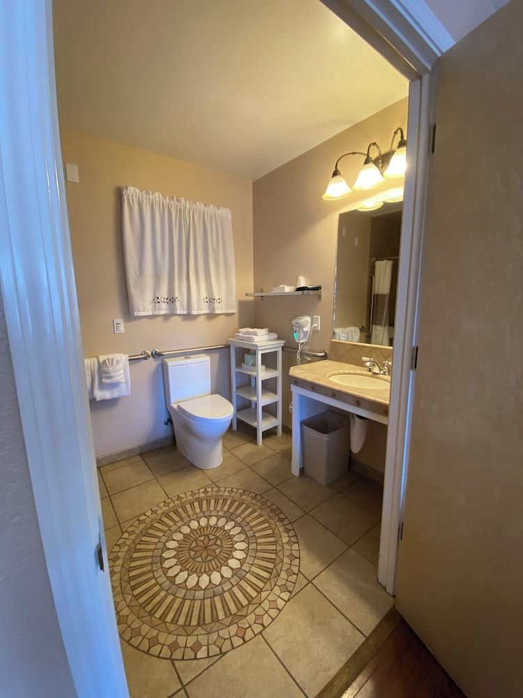 Arnold Meadowmont Lodge Standard Room, 1 Queen Bed, Accessible, Non Smoking 7