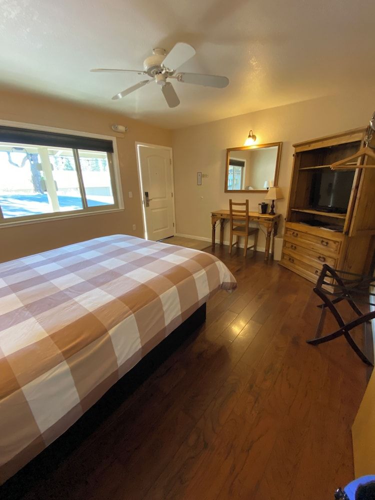 Arnold Meadowmont Lodge Standard Room, 1 Queen Bed, Accessible, Non Smoking 2