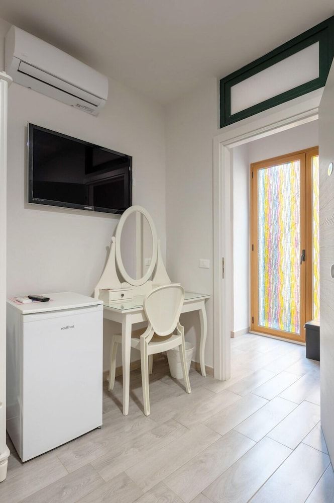 Porta Nazionale Dependance Economy Double or Twin Room 6