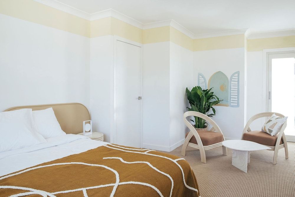 3 Bedroom Split Level Apartment