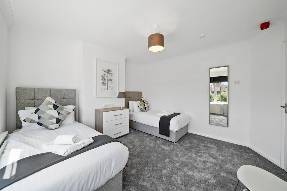 undefined Hillary Serviced House 6