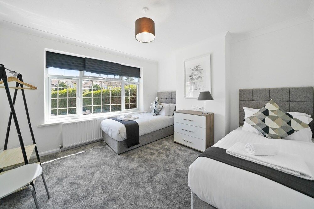 undefined Hillary Serviced House 5