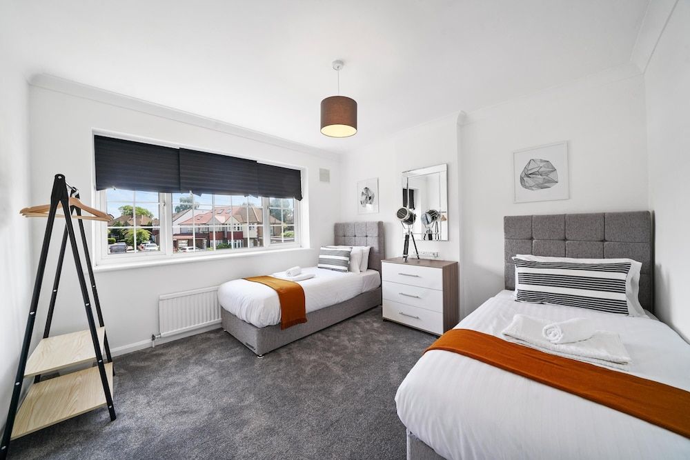 undefined Hillary Serviced House 2