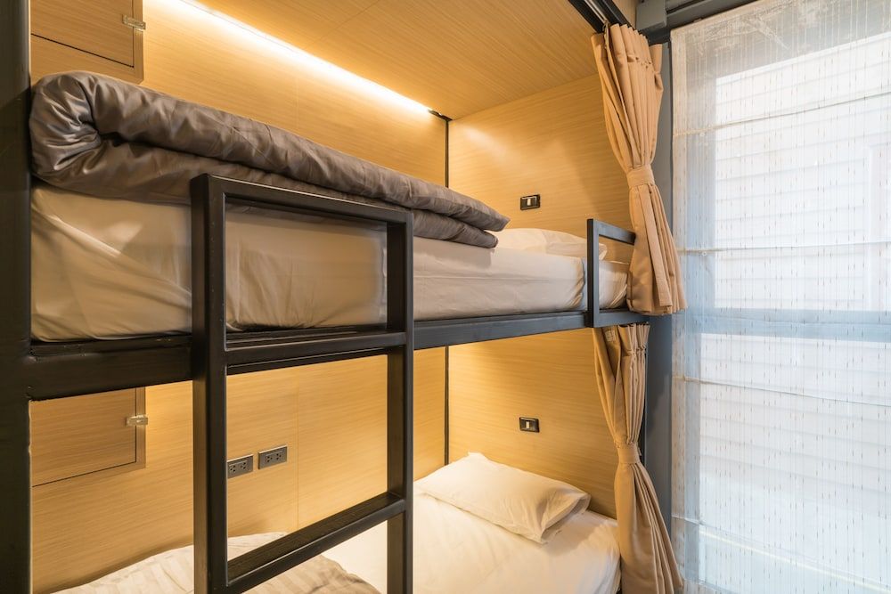 Sleep Box Patong - Hostel 4 Bed Female Dorm Room 2
