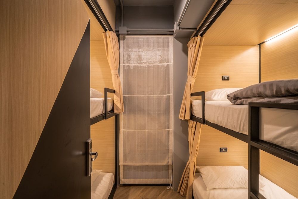 undefined Sleep Box Patong - Hostel 3
