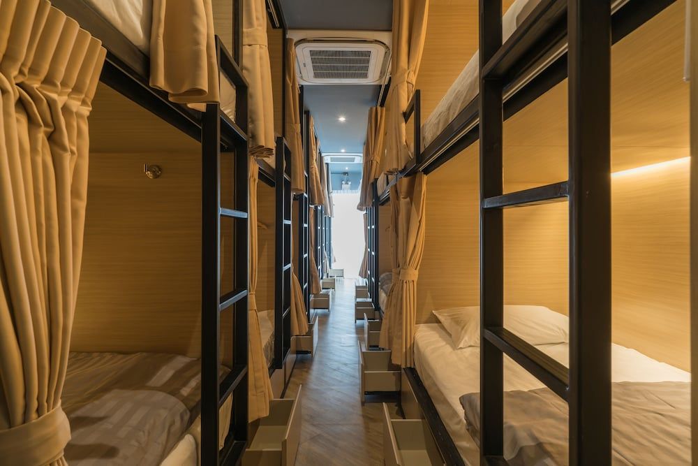 Sleep Box Patong - Hostel 20-Bed Mixed Dormitory 2