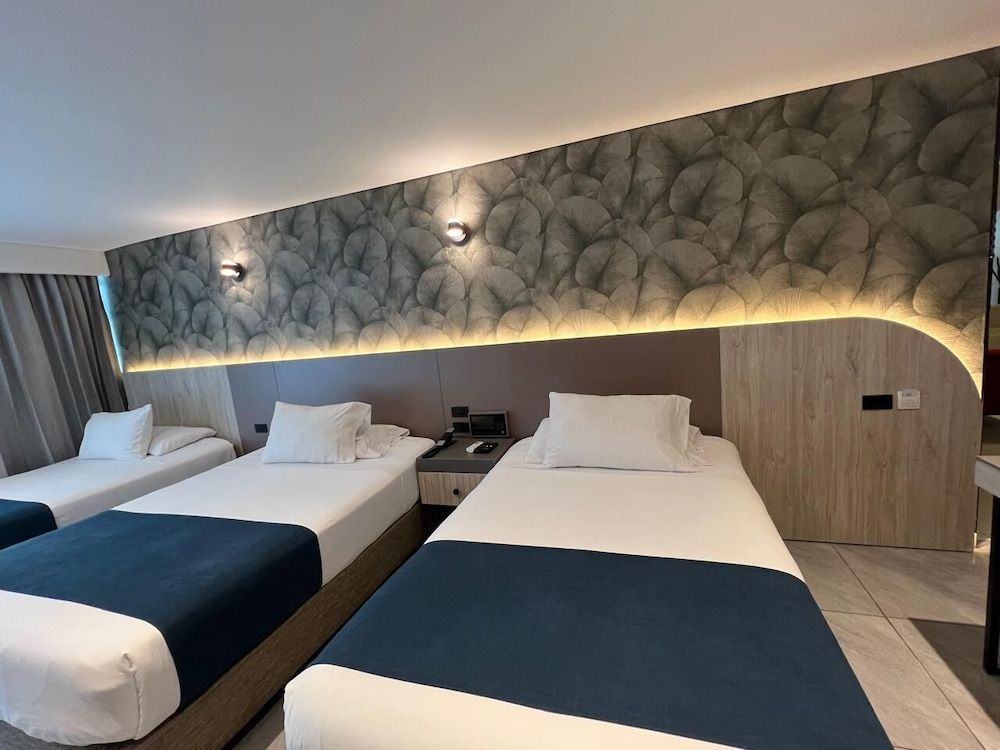 ZiOne Luxury Hotel Pereira Standard Triple Room 2