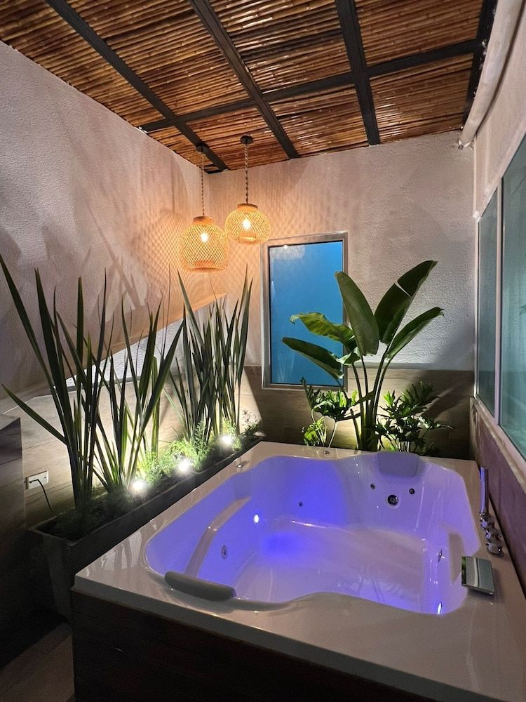 Private Spa Tub