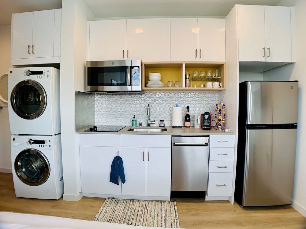 undefined Modern Roosevelt Urban Studio 8