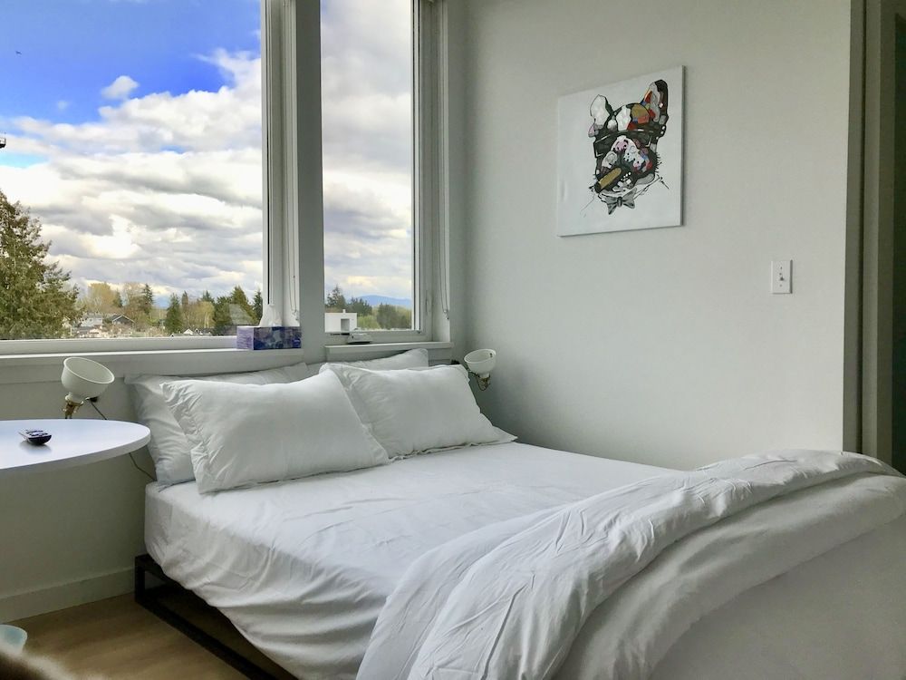 undefined Modern Roosevelt Urban Studio 3