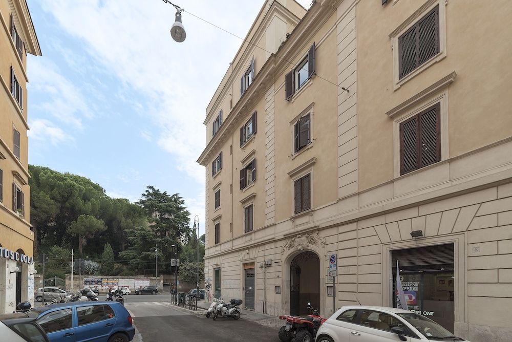 undefined Roman Experience Testaccio Flat 3