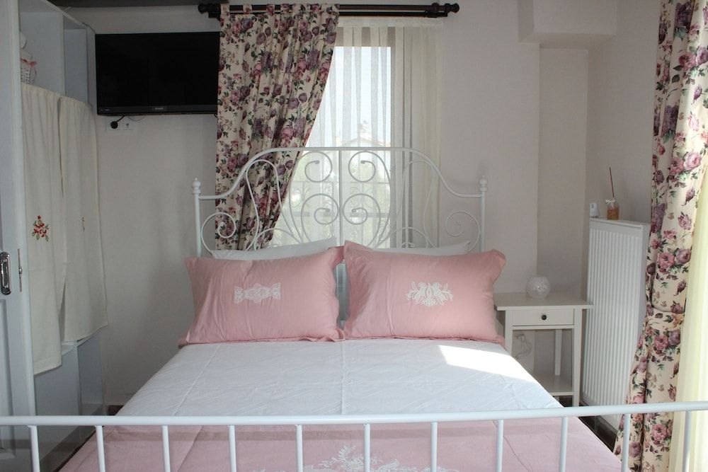 Ede Apart Hotel Exclusive Double Room, 1 Double Bed, Accessible, Garden View