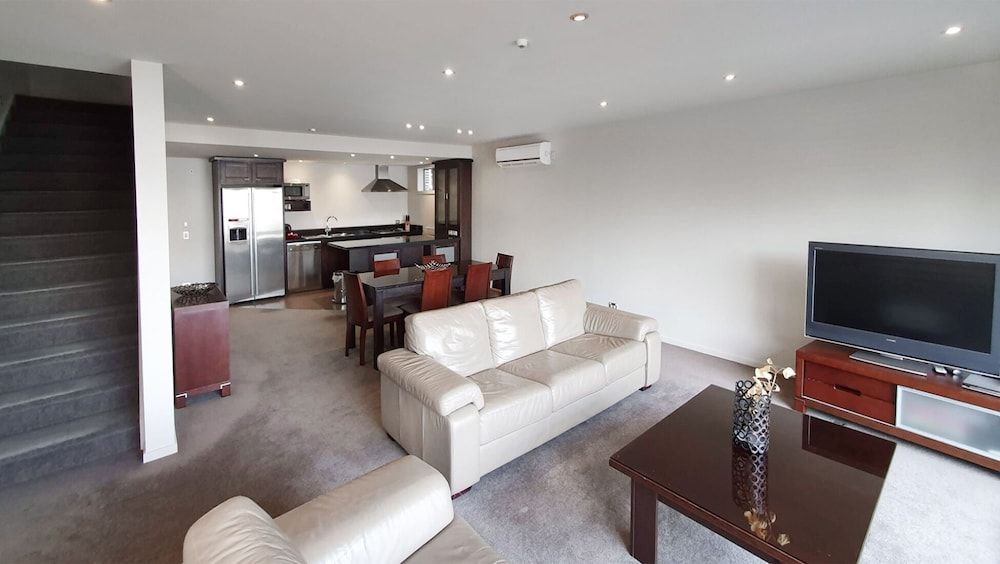 Lakefront Living - 4 Bedrm Apartmt Alpine Village Private 4 Bedroom Apartment 13