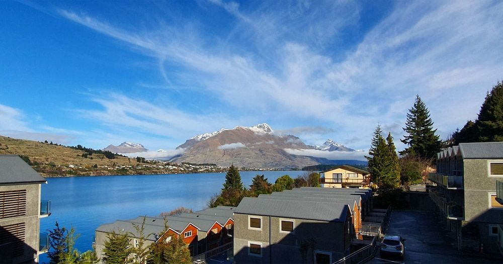 Lakefront Living - 4 Bedrm Apartmt Alpine Village Private 4 Bedroom Apartment 18