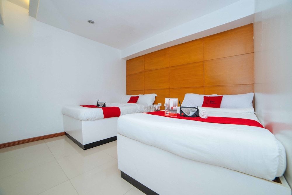 undefined RedDoorz near Bambang Station 10