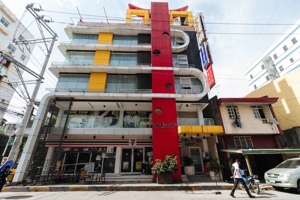 undefined RedDoorz near Bambang Station 7