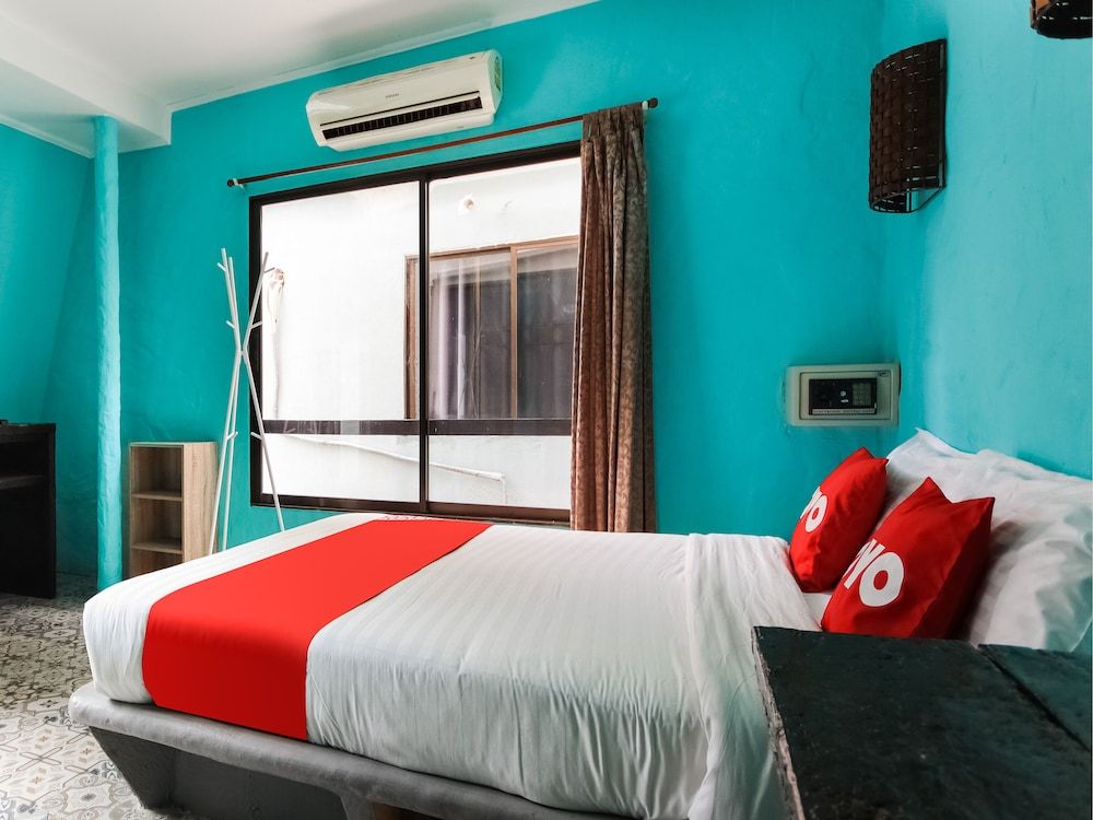 OYO 1103 Pirates House Hotel Superior Double Room 2