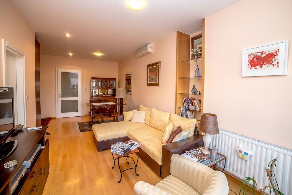 Art Deco Apartment Apartment, Balcony, City View 10