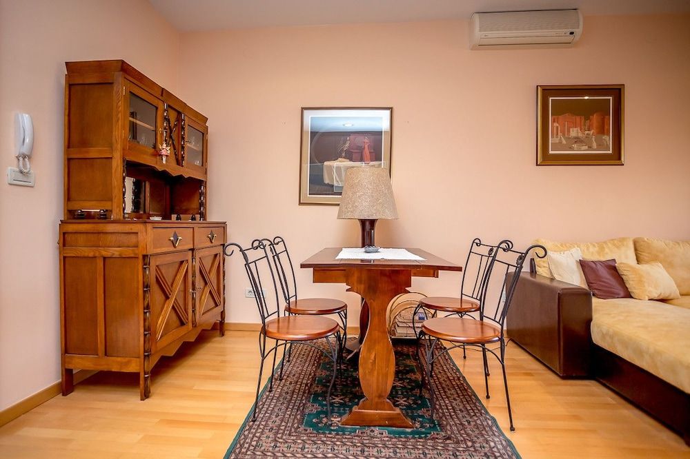 undefined Art Deco Apartment 6