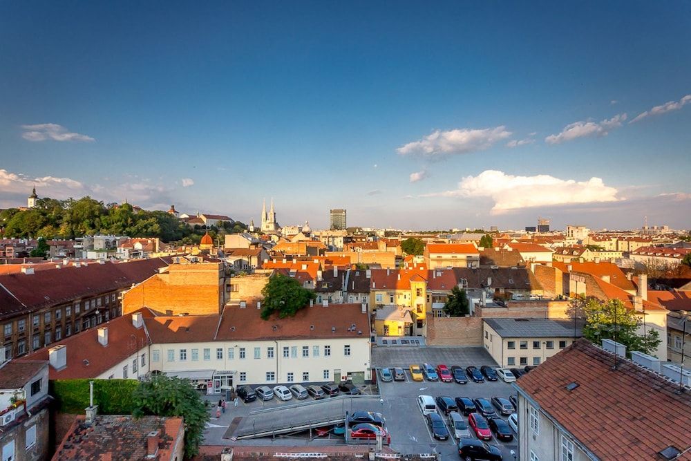Art Deco Apartment Apartment, Balcony, City View 14