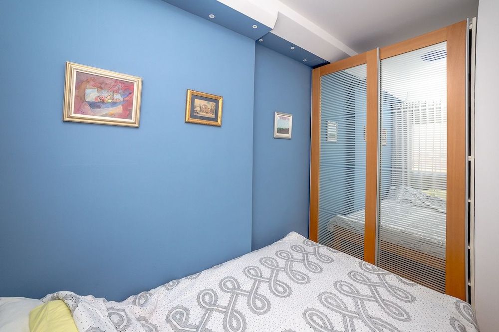 undefined Art Deco Apartment 4