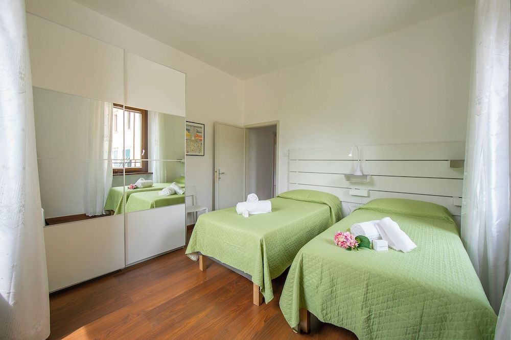 Family Apartment, 3 Bedrooms, 2 Bathrooms (Residenza Rocca Del Lago 4)