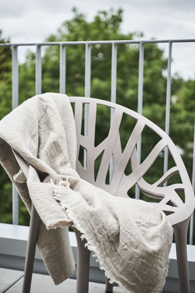 Boardinghome Oldenburg Design Apartment, 1 Bedroom, Balcony, Garden View (Apartment 13 - Green) 5