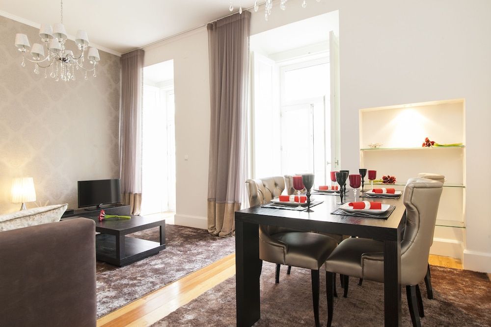 JOIVY Elegant 3BR Apt w/terrace in Baixa, 3mins to Lisbon Cathedral Apartment (3 Bedrooms) 17