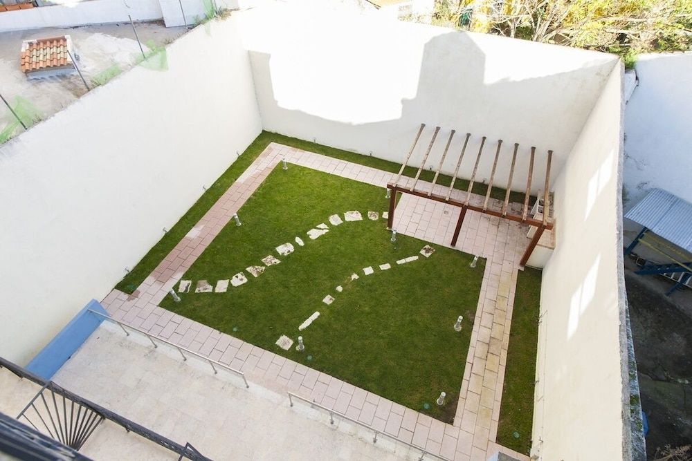 undefined JOIVY Elegant 3BR Apt w/terrace in Baixa, 3mins to Lisbon Cathedral 4