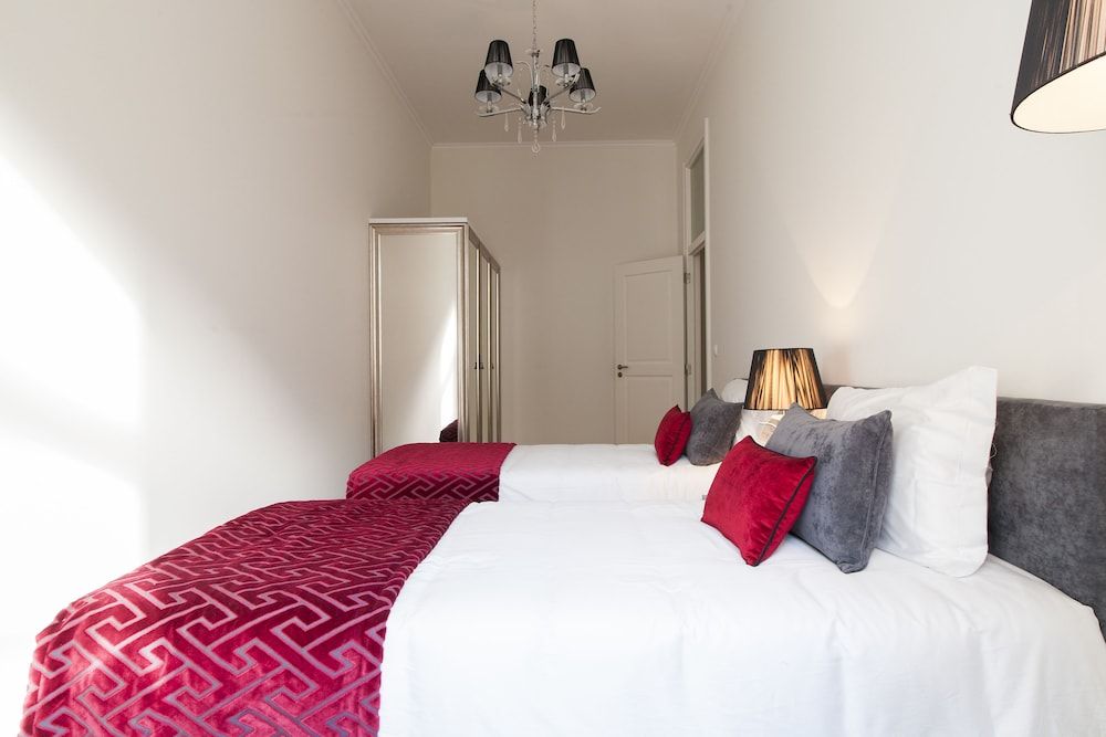 undefined JOIVY Elegant 3BR Apt w/terrace in Baixa, 3mins to Lisbon Cathedral 10