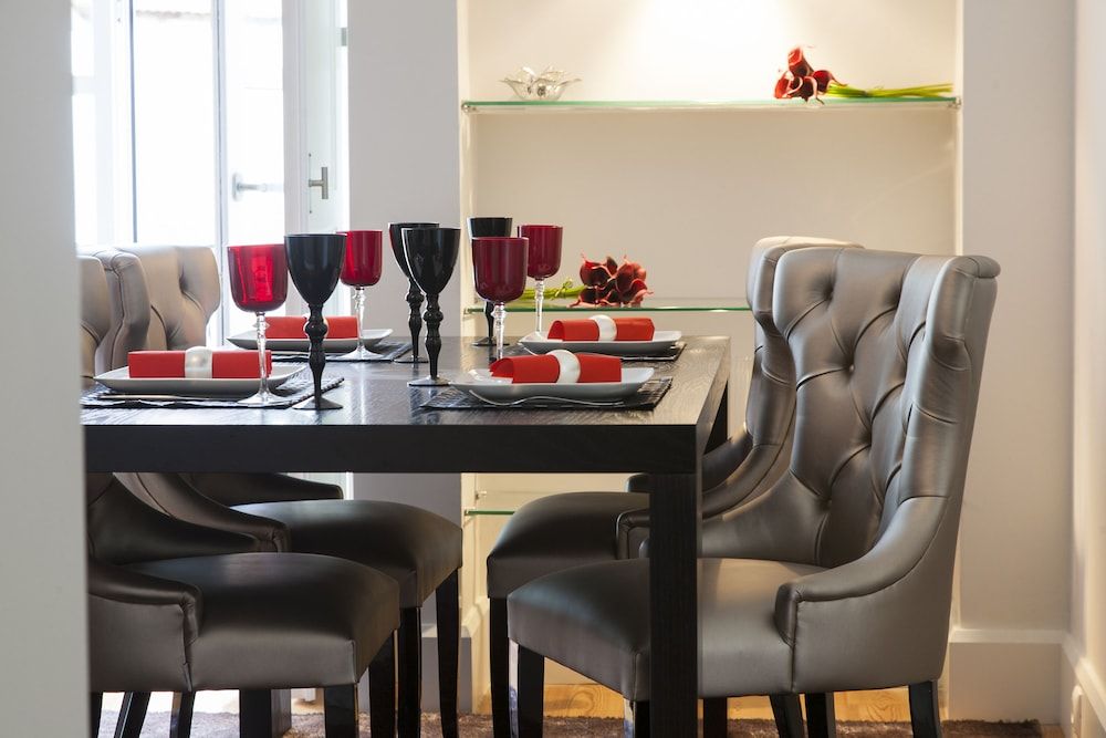 undefined JOIVY Elegant 3BR Apt w/terrace in Baixa, 3mins to Lisbon Cathedral 5