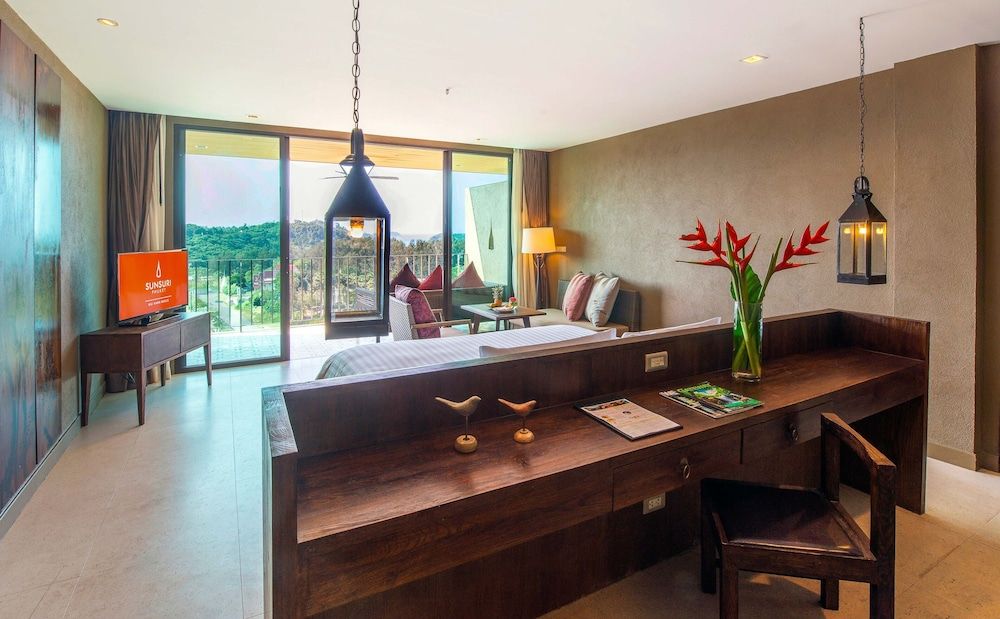 Sunsuri Phuket Premium Deluxe Room 8