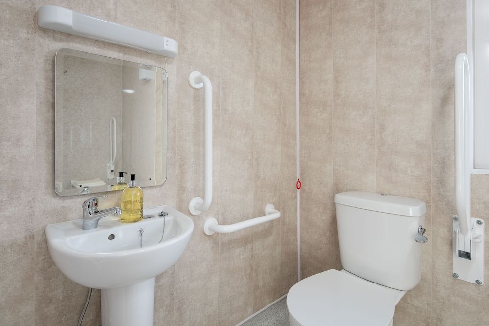 Brown Rigg Guest Rooms Double or Twin Room, Accessible 3