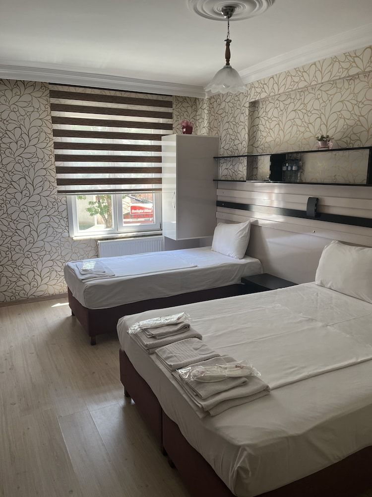 BALKAN PALACE EDIRNE Standard Triple Room 7