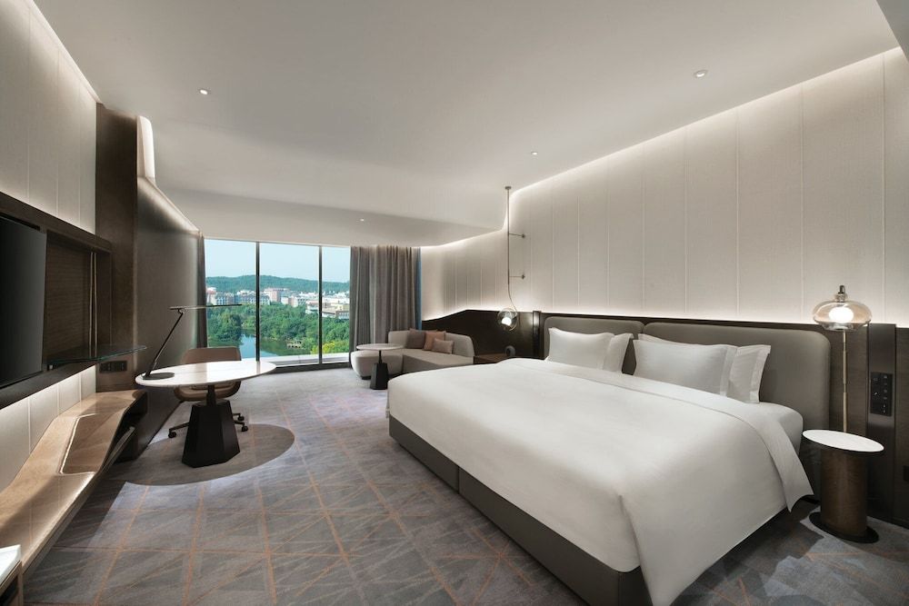 Premium Room, 1 King Bed