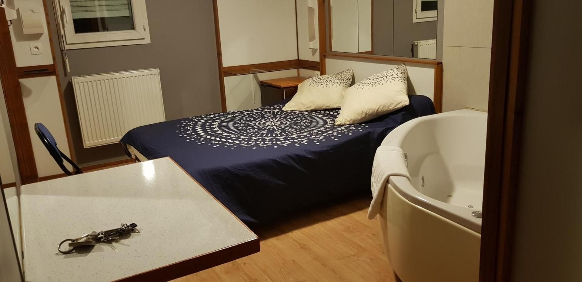 Double Room with Spa Bath