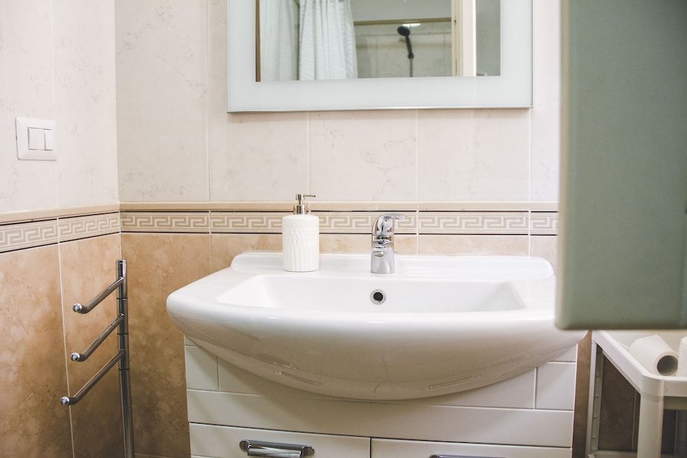 Palazzo dei Lari Classic Quadruple Room, Ensuite, Courtyard View 3