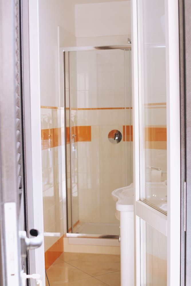 Palazzo dei Lari Superior Quadruple Room, Ensuite, Courtyard View 4