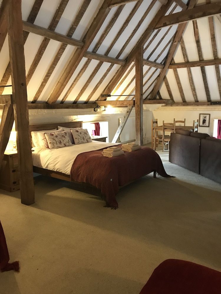 The Stables Suite, Ensuite (The Minsmere Room)