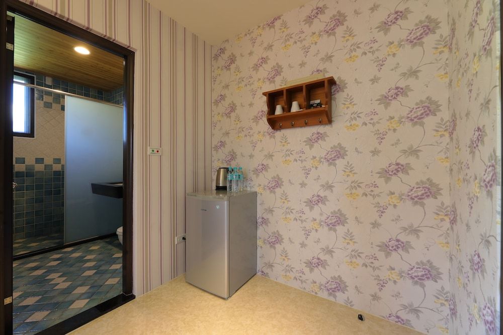 Floral Land B&B Deluxe Double Room 16