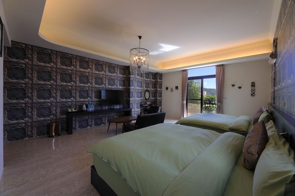 Floral Land B&B Quadruple Room 2