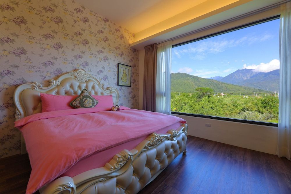 Floral Land B&B Deluxe Double Room 5