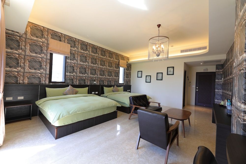 Floral Land B&B Quadruple Room 4