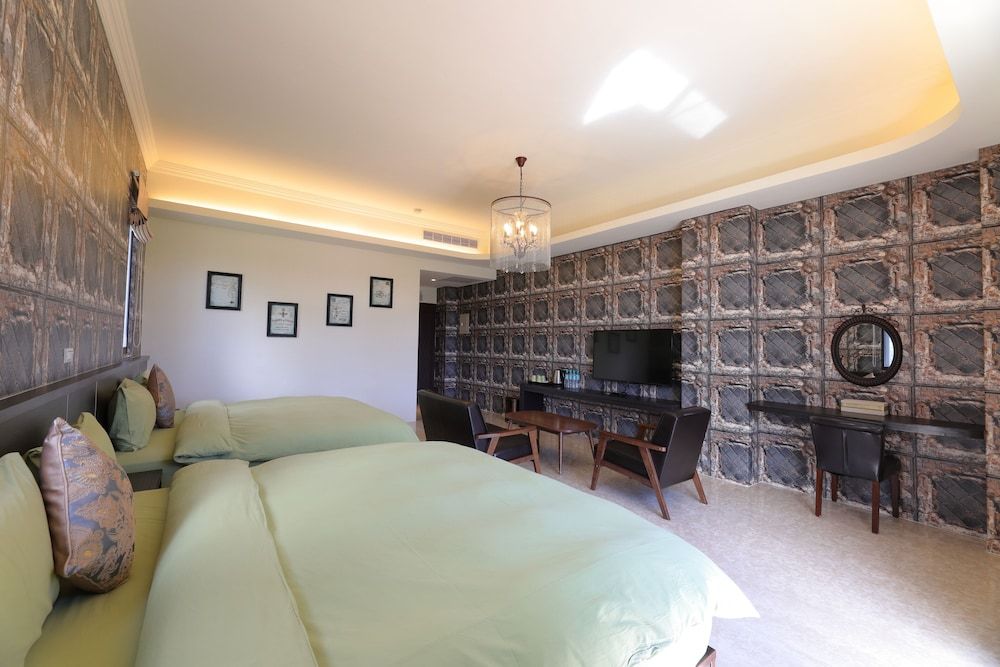 Floral Land B&B Quadruple Room 3