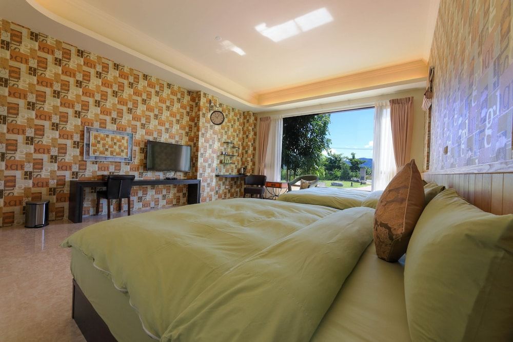 Floral Land B&B Quadruple Room 5