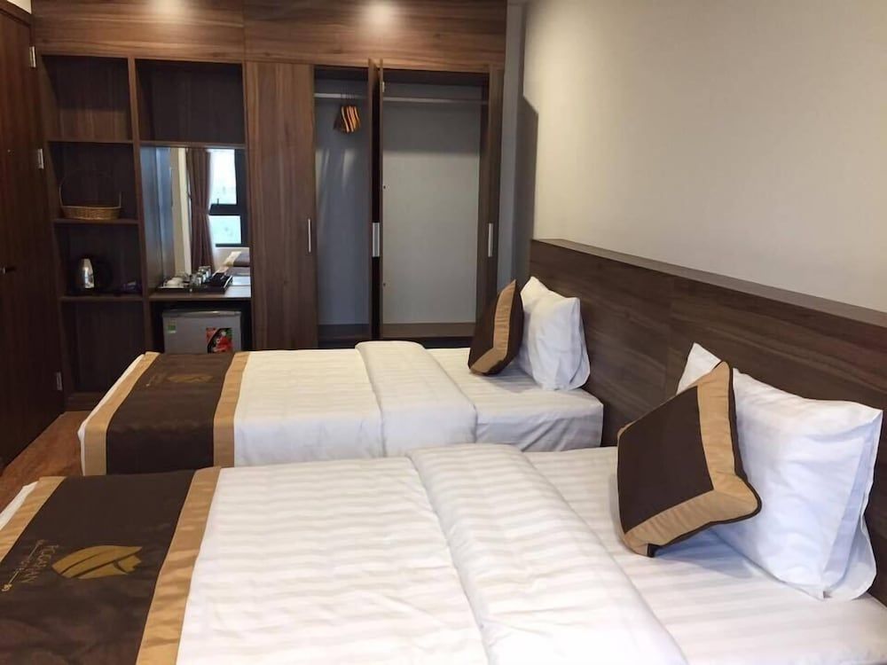 Rosarian Hotel Deluxe Twin Room 5