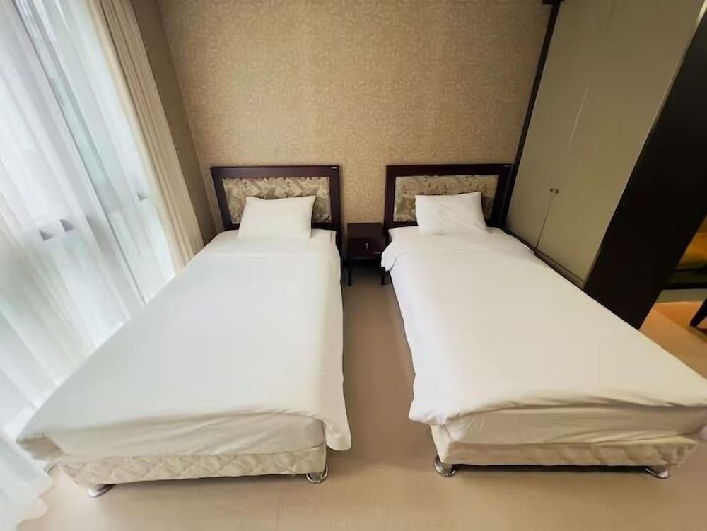 Centum Victoria Hotel Superior Twin Room 2