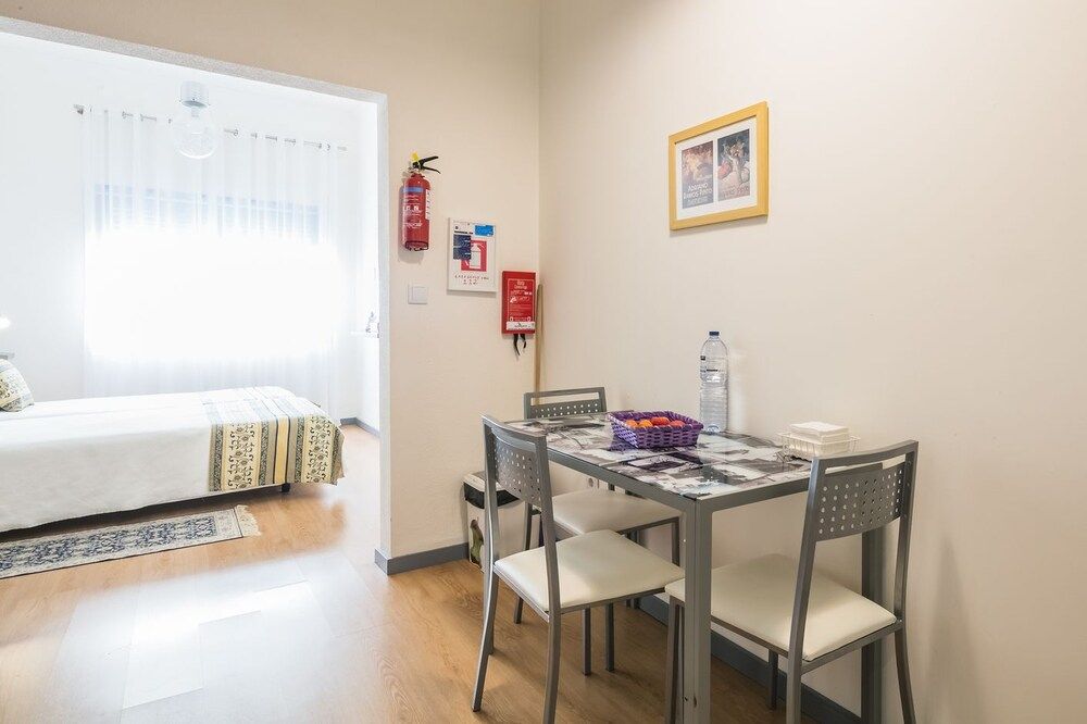 undefined Apartamento A Francos Purple Room 9